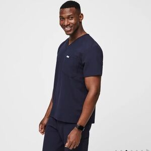 Figs Men's Navy Leon Three-Pocket‎ Scrub Top Large